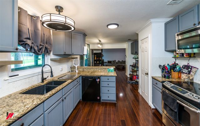 1605 Top Bluff Lane, Shreveport, LA 71109