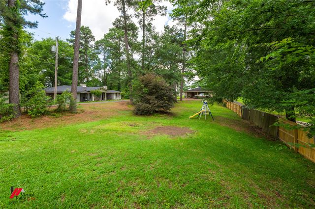 1605 Top Bluff Lane, Shreveport, LA 71109