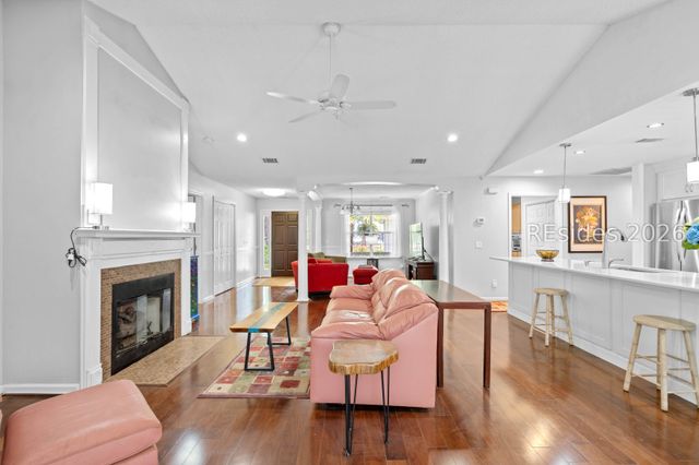 60 Thomas Sumter St, Beaufort, SC 29907
