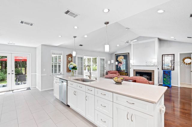 60 Thomas Sumter St, Beaufort, SC 29907