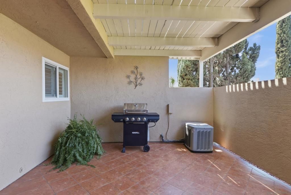 Image 13 of property listing at 17443 Ashburton Rd., San Diego, CA 92128