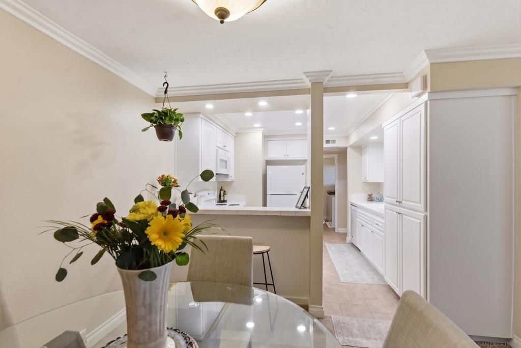 Image 7 of property listing at 17443 Ashburton Rd., San Diego, CA 92128