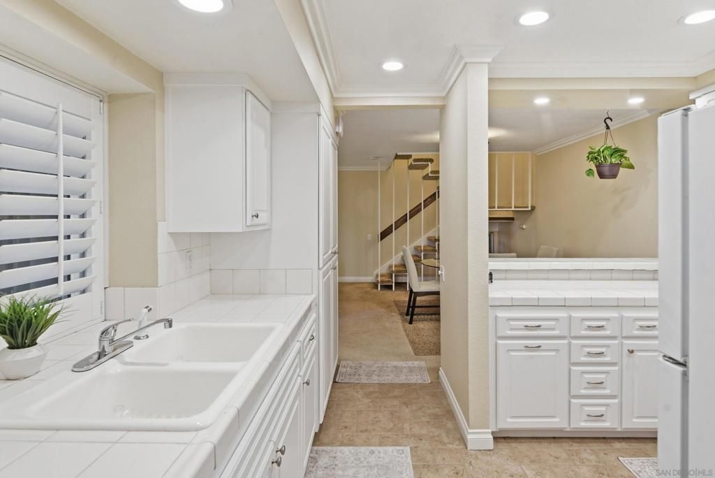 Image 9 of property listing at 17443 Ashburton Rd., San Diego, CA 92128