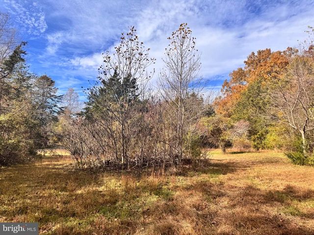 432 LITTLE RIVER FARMS RD, Bumpass, VA 23024