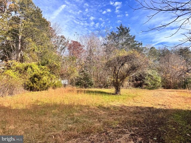 432 LITTLE RIVER FARMS RD, Bumpass, VA 23024