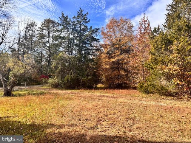 432 LITTLE RIVER FARMS RD, Bumpass, VA 23024