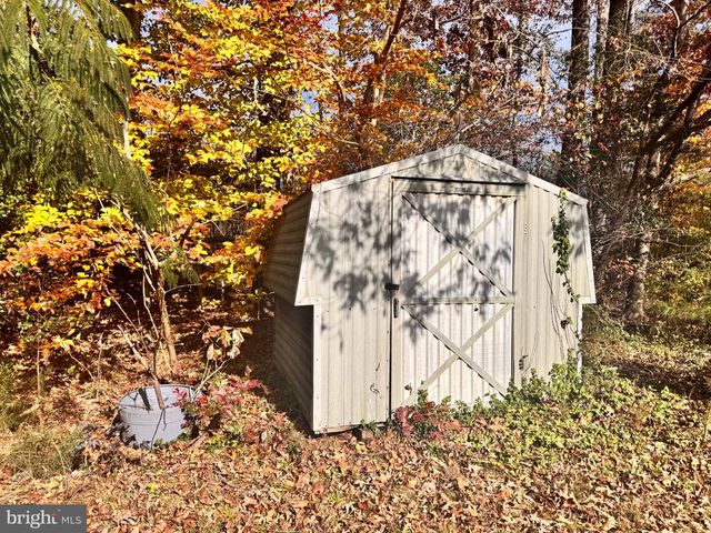 432 LITTLE RIVER FARMS RD, Bumpass, VA 23024