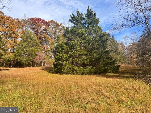 432 LITTLE RIVER FARMS RD, Bumpass, VA 23024