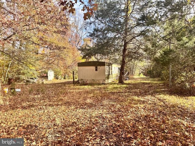 432 LITTLE RIVER FARMS RD, Bumpass, VA 23024
