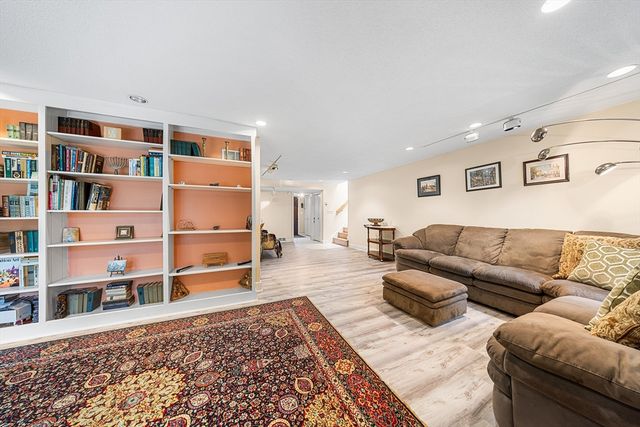 27 Randy Rd, Framingham, MA 01701