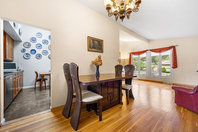 27 Randy Rd, Framingham, MA 01701