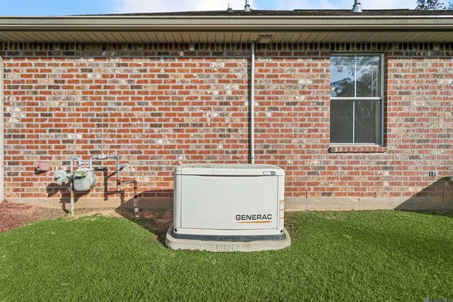 18526 S Brookfield Dr, Ponchatoula, LA 70454