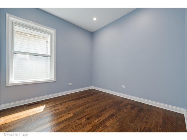 5025 W Superior Street, Chicago, IL 60644