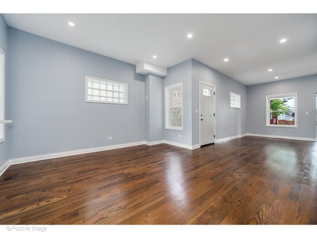 5025 W Superior Street, Chicago, IL 60644