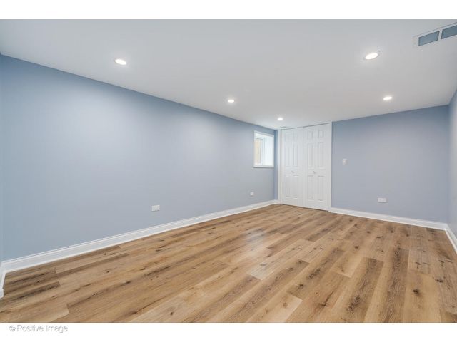 5025 W Superior Street, Chicago, IL 60644