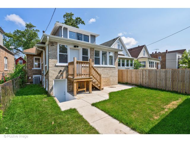 5025 W Superior Street, Chicago, IL 60644
