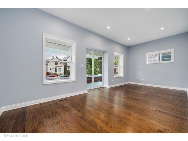 5025 W Superior Street, Chicago, IL 60644