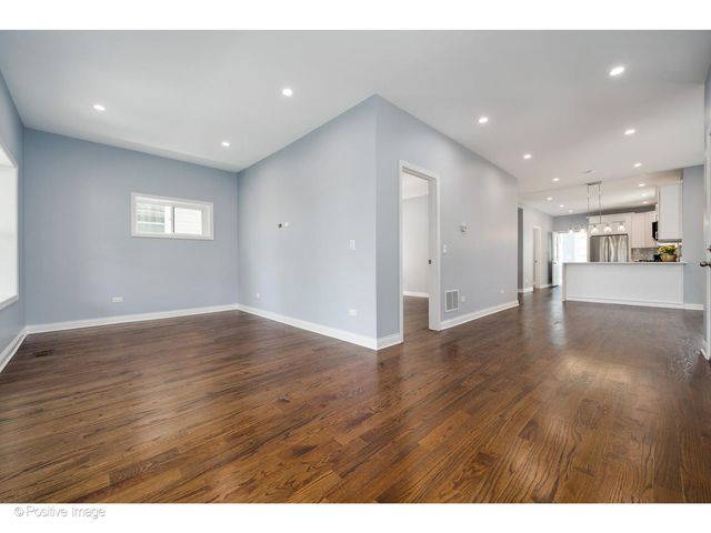5025 W Superior Street, Chicago, IL 60644