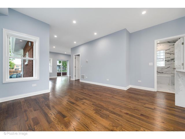 5025 W Superior Street, Chicago, IL 60644