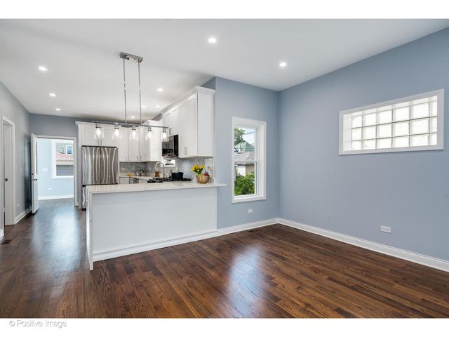 5025 W Superior Street, Chicago, IL 60644
