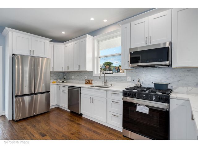 5025 W Superior Street, Chicago, IL 60644