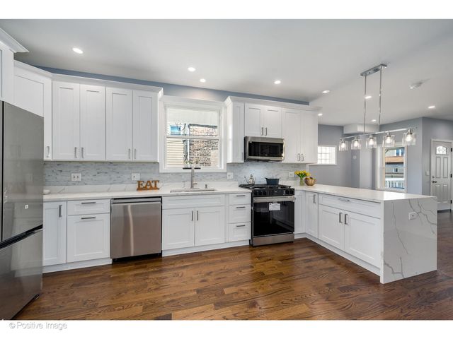 5025 W Superior Street, Chicago, IL 60644