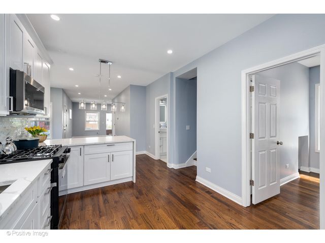 5025 W Superior Street, Chicago, IL 60644