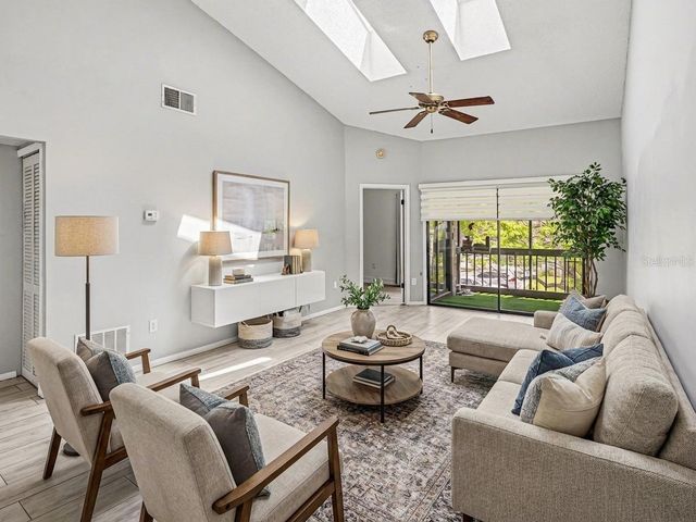 2918 S SEMORAN BOULEVARD E2, Orlando, FL 32822