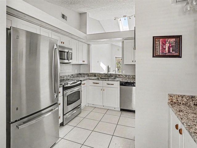 2918 S SEMORAN BOULEVARD E2, Orlando, FL 32822