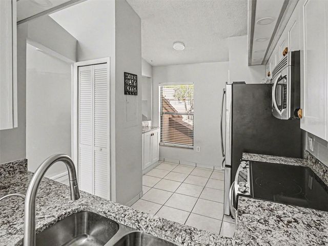 2918 S SEMORAN BOULEVARD E2, Orlando, FL 32822