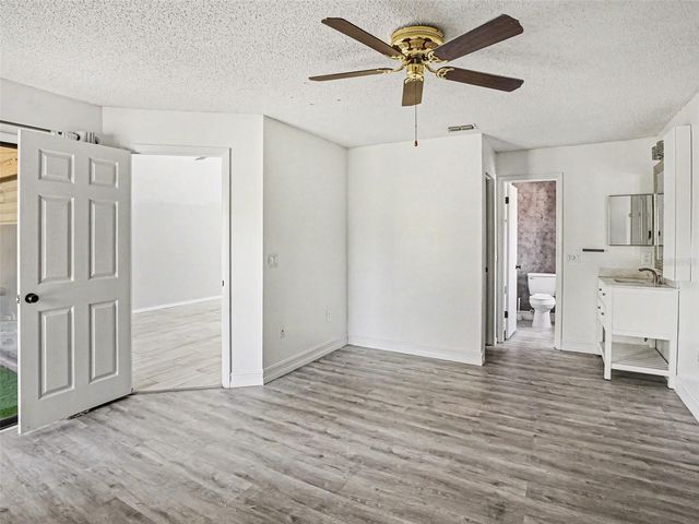 2918 S SEMORAN BOULEVARD E2, Orlando, FL 32822