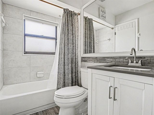 2918 S SEMORAN BOULEVARD E2, Orlando, FL 32822