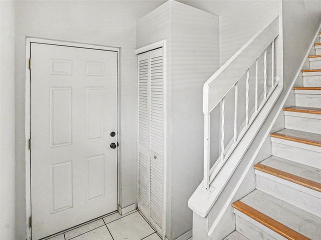 2918 S SEMORAN BOULEVARD E2, Orlando, FL 32822