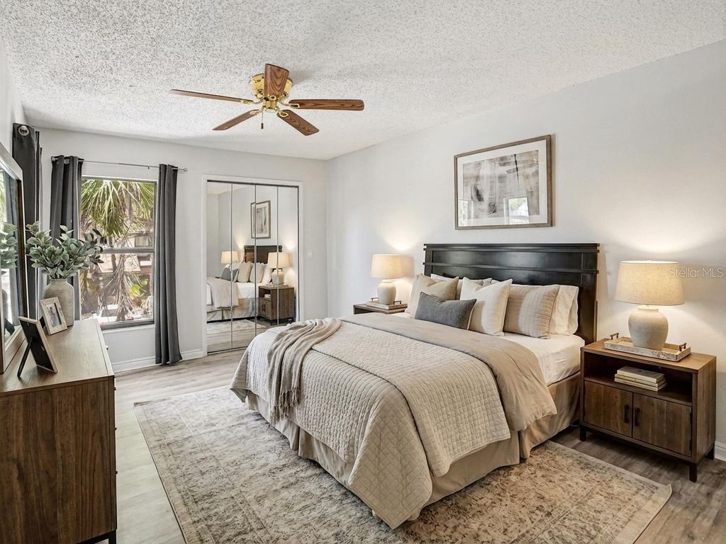 Image 5 of property listing at 2918 S SEMORAN BOULEVARD E2, Orlando, FL 32822