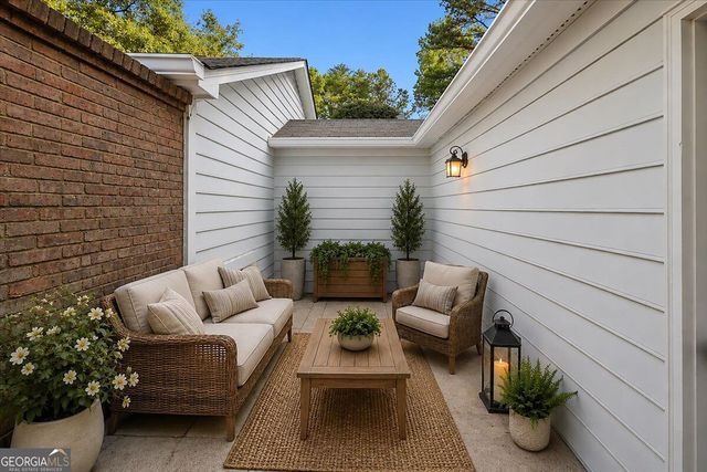 110 Great Oaks Lane, Roswell, GA 30075
