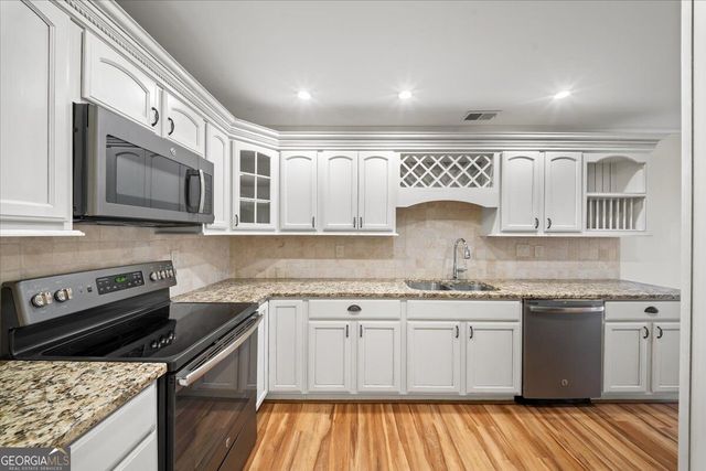 110 Great Oaks Lane, Roswell, GA 30075