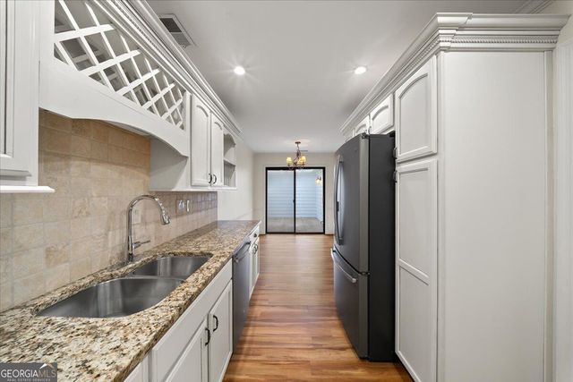 110 Great Oaks Lane, Roswell, GA 30075