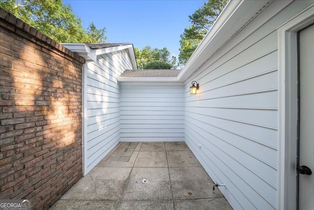 110 Great Oaks Lane, Roswell, GA 30075