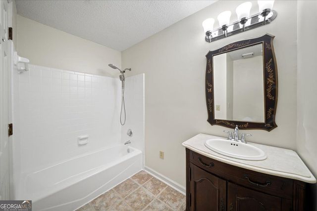 110 Great Oaks Lane, Roswell, GA 30075