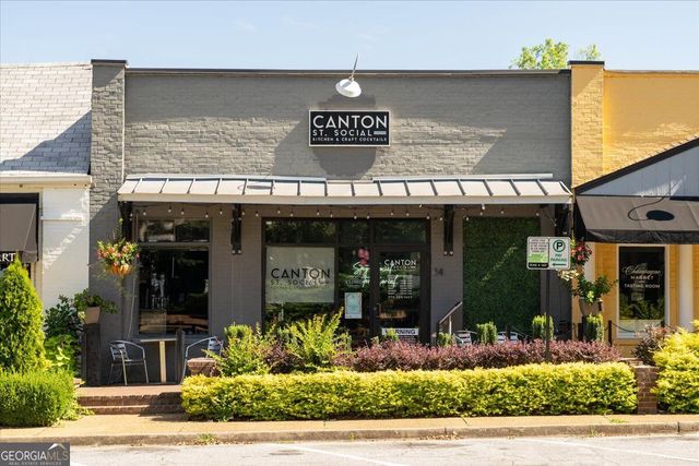 110 Great Oaks Lane, Roswell, GA 30075