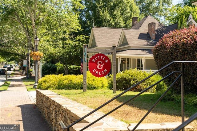 110 Great Oaks Lane, Roswell, GA 30075