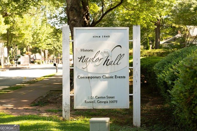110 Great Oaks Lane, Roswell, GA 30075