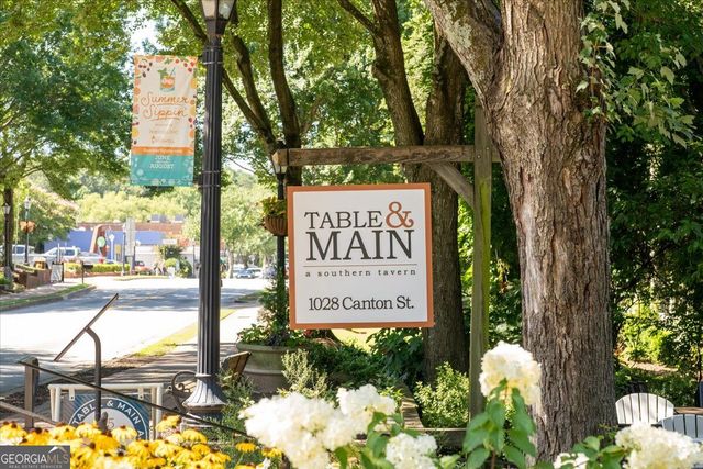 110 Great Oaks Lane, Roswell, GA 30075