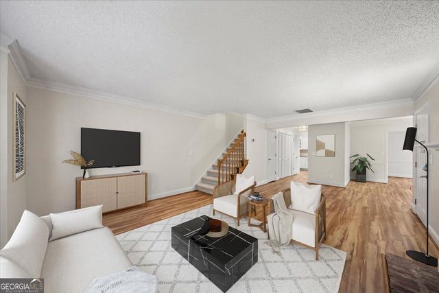 110 Great Oaks Lane, Roswell, GA 30075