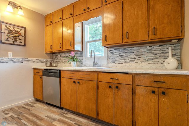 624 4th Street S, Moorhead, MN 56560