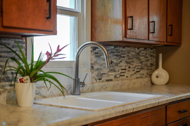 624 4th Street S, Moorhead, MN 56560