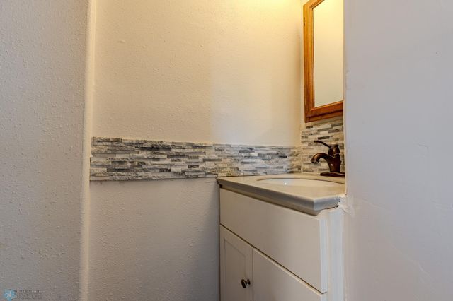 624 4th Street S, Moorhead, MN 56560