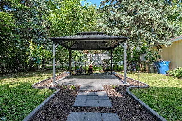 624 4th Street S, Moorhead, MN 56560