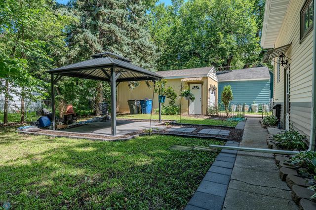 624 4th Street S, Moorhead, MN 56560