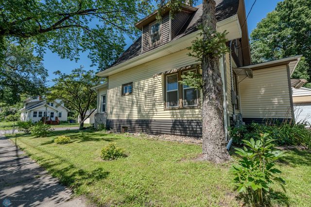 624 4th Street S, Moorhead, MN 56560